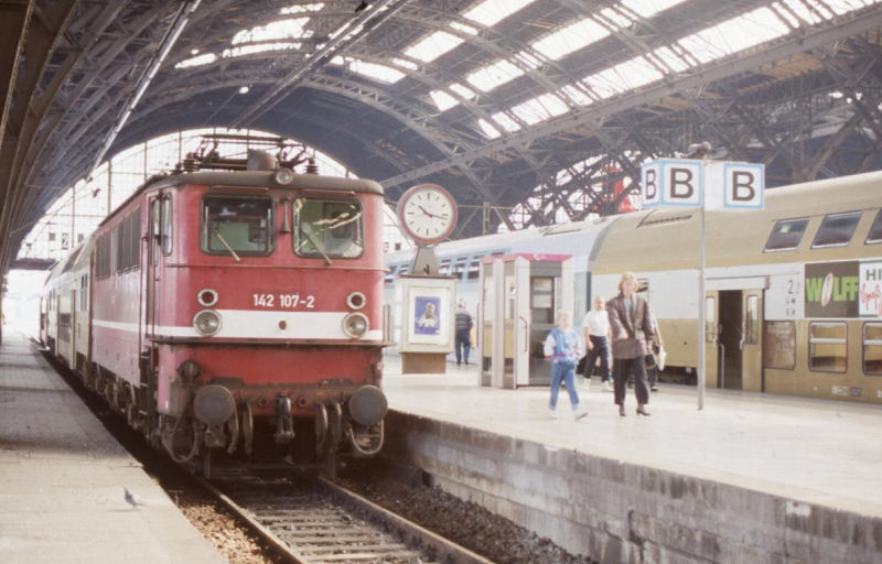 DR 142107-2 on the 11.51 Leipzig to Weißenfels on 24 May 1994. From DR Diesels and Electrics 